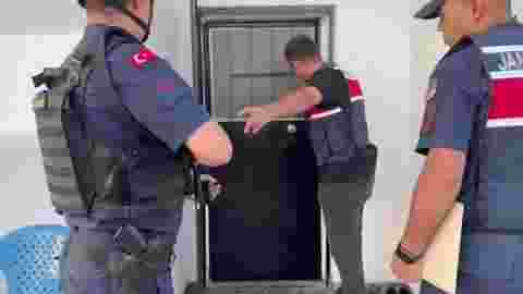 Gülistan Doku soruşturması kapsamında jandarma ekiplerinin operasyon görüntüsü