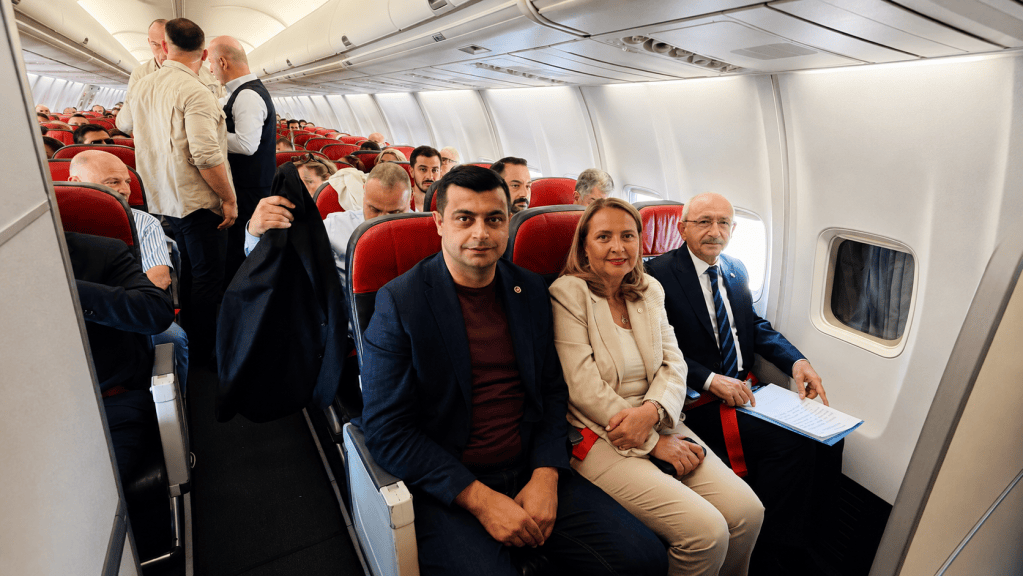 “Uçağa binemiyor” deniyordu: Kılıçdaroğlu İzmir yolunda